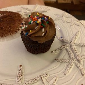 Meet your Posher, Genevieve